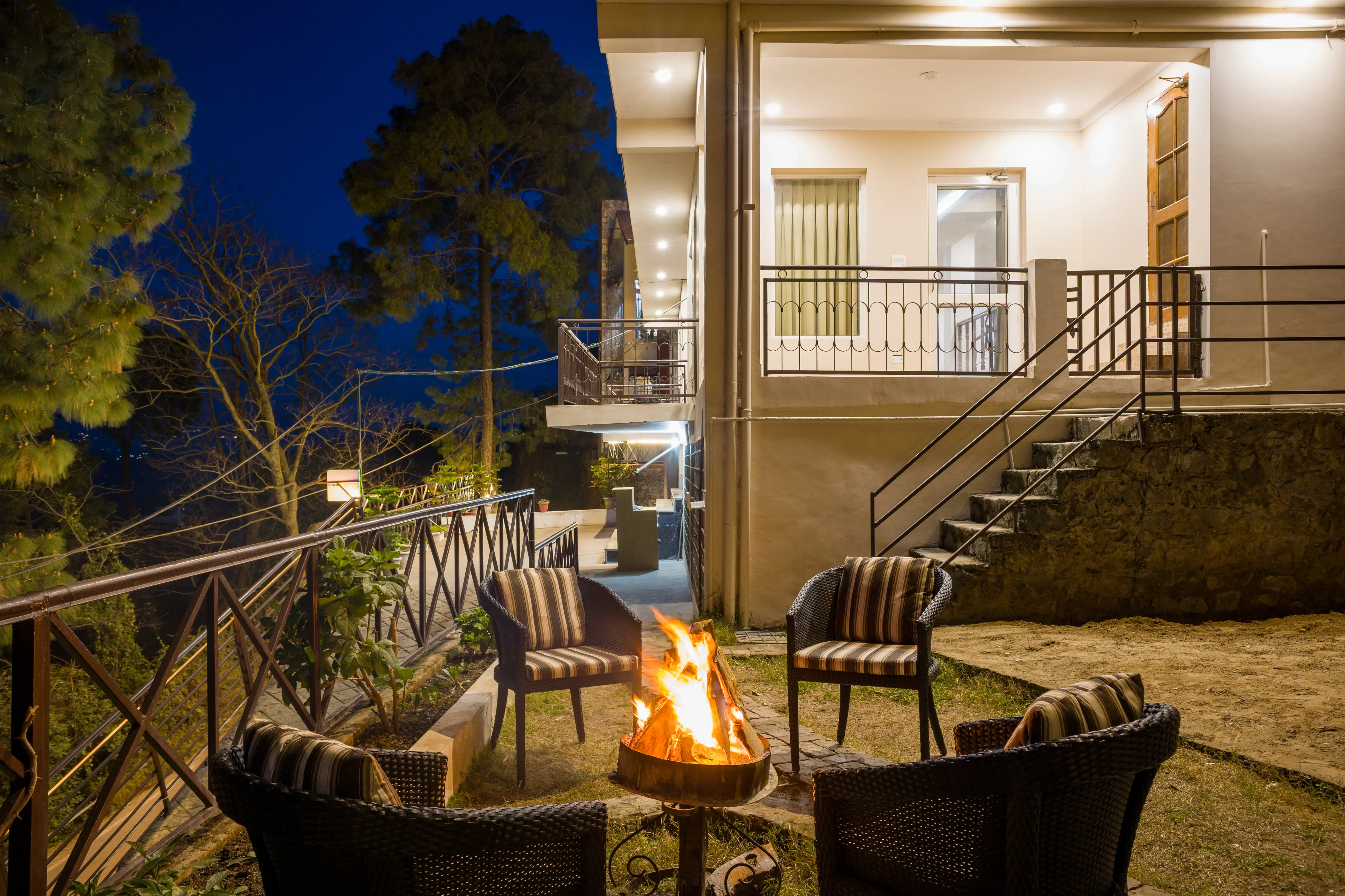 Captain’s Nest - 3-BHK Hilltop Hideaway With Garden in Kasauli