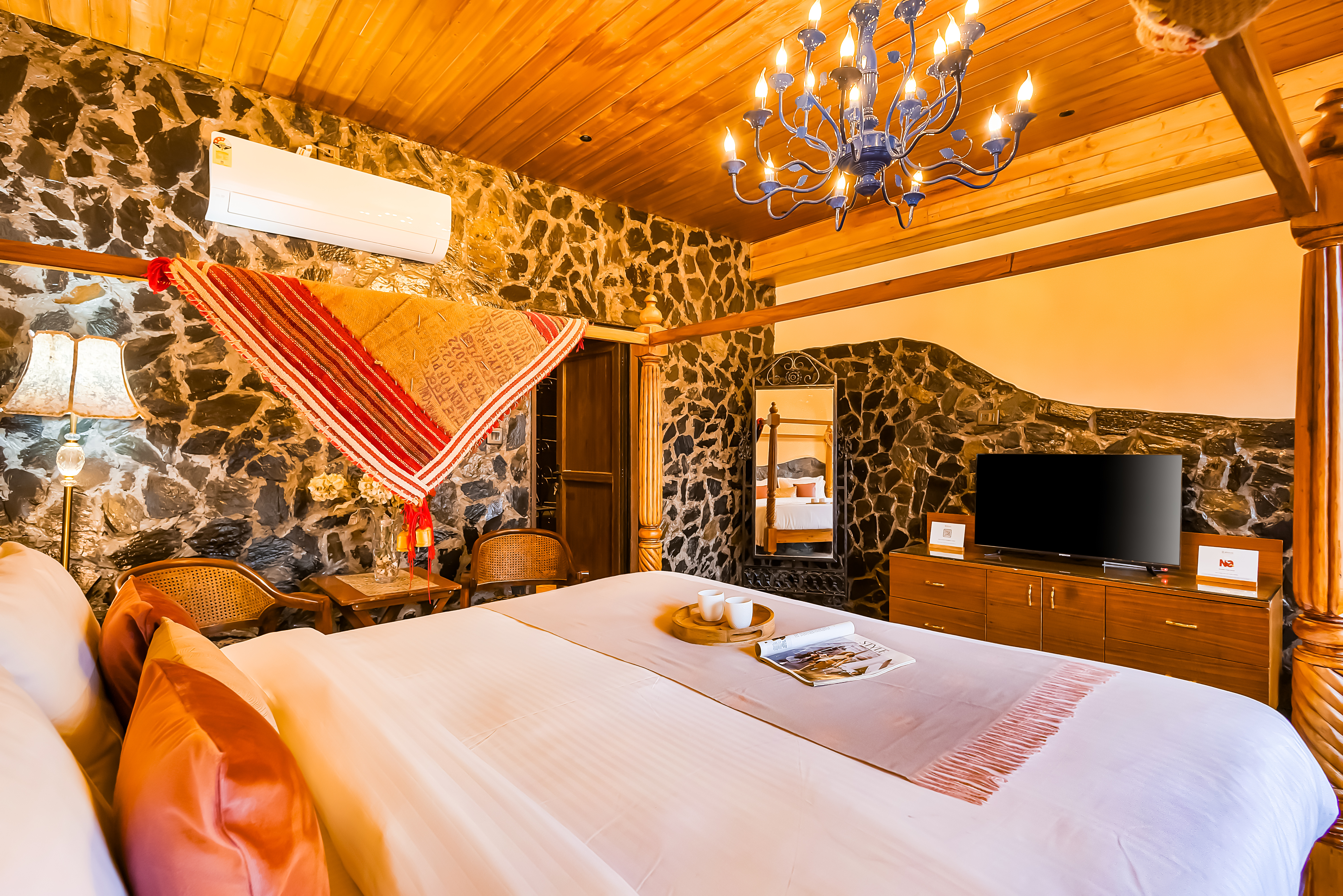 ハウスオンザヒル house on the hill 2点セット The Hill House – Eight India-Inspired Suites in Rajasthan