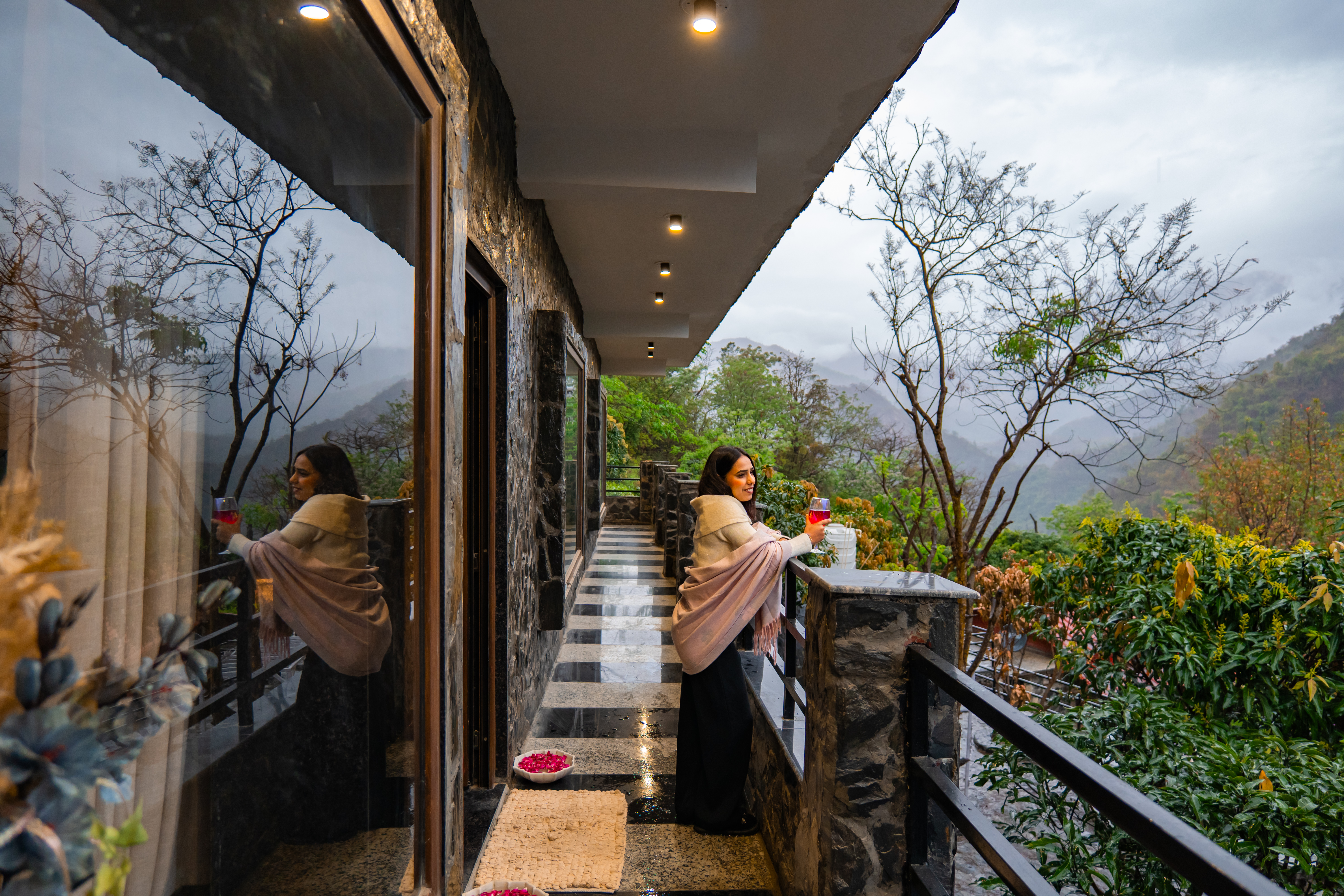 ハウスオンザヒル house on the hill 2点セット Zephyr Heaven - 1-Hillview Room with Pool in Mussoorie